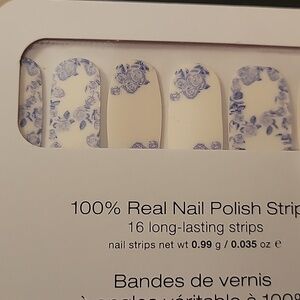 Color street nail strip